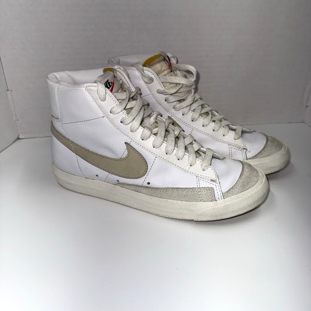 NIKE BLAZER MID '77 VINTAGE White Light Bone BQ6806-106 Size 7 Shoes Sneakers